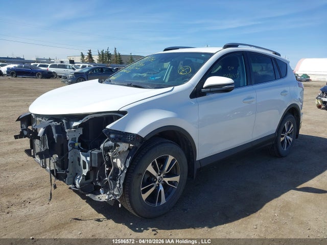 12586572 :رقم المزاد ، 2T3BFREVXJW781784 vin ، 2018 Toyota Rav4 Le مزاد بيع