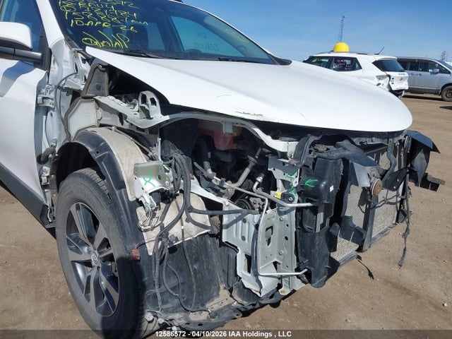 12586572 :رقم المزاد ، 2T3BFREVXJW781784 vin ، 2018 Toyota Rav4 Le مزاد بيع