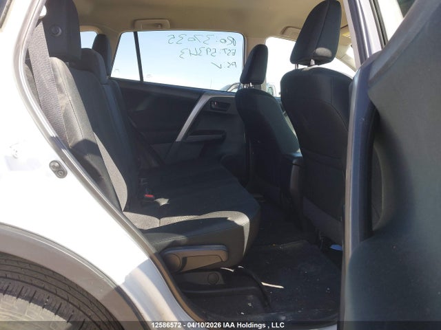 12586572 :رقم المزاد ، 2T3BFREVXJW781784 vin ، 2018 Toyota Rav4 Le مزاد بيع