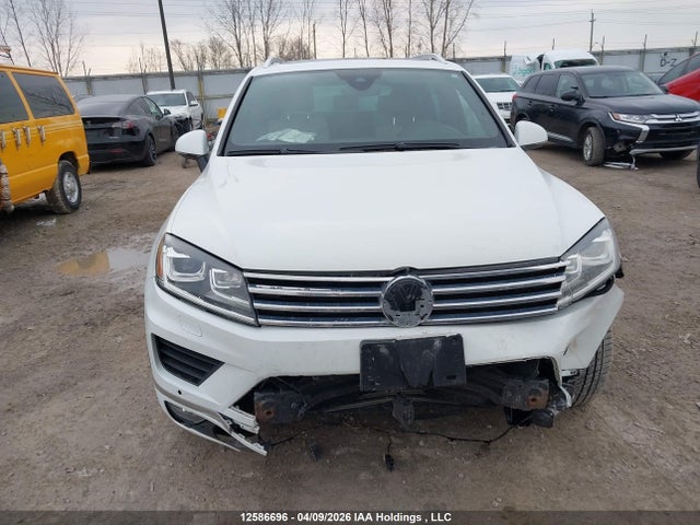 WVGRF7BP3HD003323 Volkswagen Touareg Wolfsburg