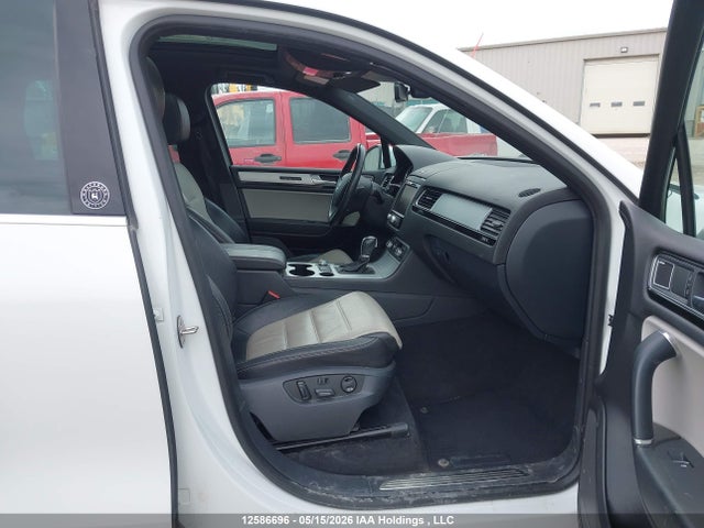 WVGRF7BP3HD003323 Volkswagen Touareg Wolfsburg