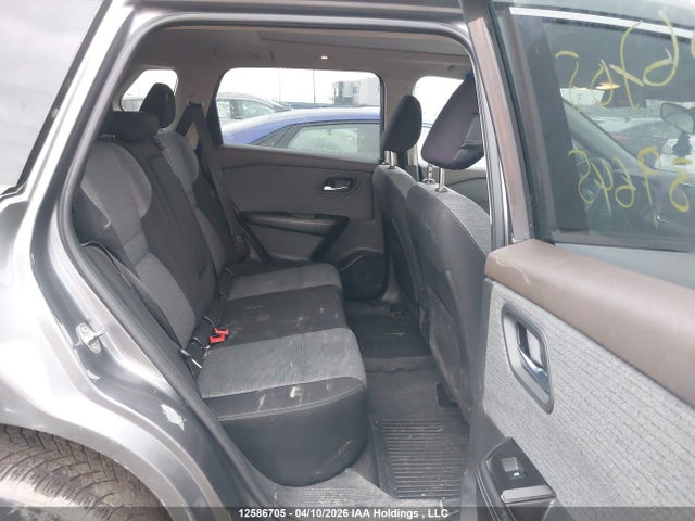 12586705 :رقم المزاد ، JN8BT3BB6NW339645 vin ، 2022 Nissan Rogue Sv مزاد بيع