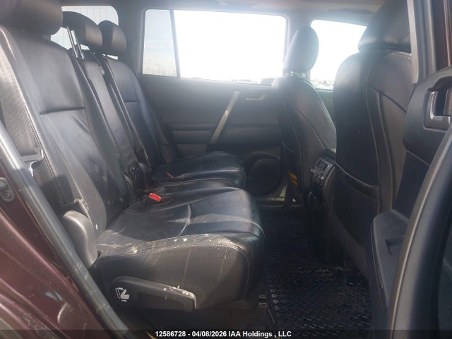 2013 Toyota Highlander Plus/se მანქანა იყიდება აუქციონზე, vin: 5TDBK3EH1DS195676, აუქციონის ნომერი: 12586728