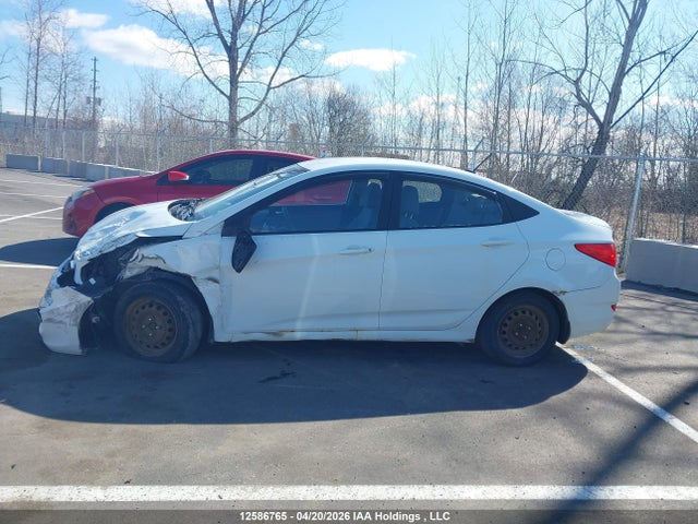 2013 Hyundai Accent მანქანა იყიდება აუქციონზე, vin: KMHCT4AE6DU477421, აუქციონის ნომერი: 12586765