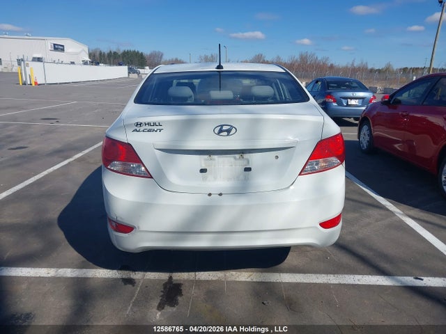 2013 Hyundai Accent მანქანა იყიდება აუქციონზე, vin: KMHCT4AE6DU477421, აუქციონის ნომერი: 12586765