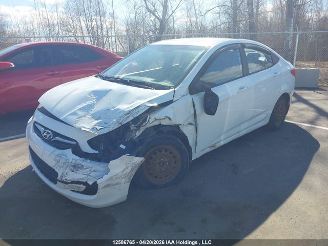 2013 Hyundai Accent მანქანა იყიდება აუქციონზე, vin: KMHCT4AE6DU477421, აუქციონის ნომერი: 12586765