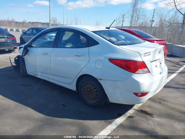 2013 Hyundai Accent მანქანა იყიდება აუქციონზე, vin: KMHCT4AE6DU477421, აუქციონის ნომერი: 12586765