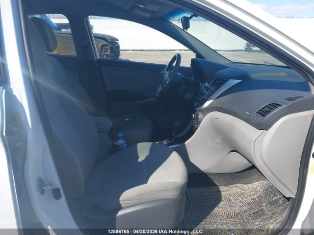 2013 Hyundai Accent მანქანა იყიდება აუქციონზე, vin: KMHCT4AE6DU477421, აუქციონის ნომერი: 12586765