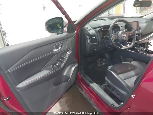 JN8BT3BB7RW183878 Nissan Rogue Sv Moonroof