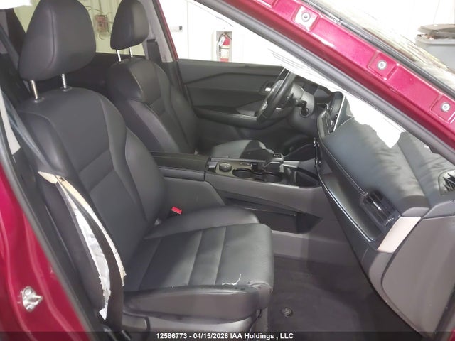JN8BT3BB7RW183878 Nissan Rogue Sv Moonroof