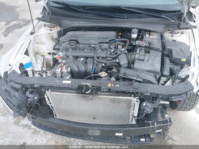 KMHLM4DGXRU792580 Hyundai Elantra Essential