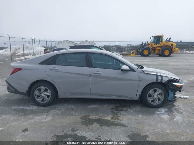 KMHLM4DGXRU792580 Hyundai Elantra Essential