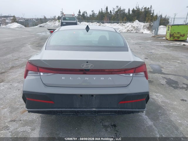 KMHLM4DGXRU792580 Hyundai Elantra Essential
