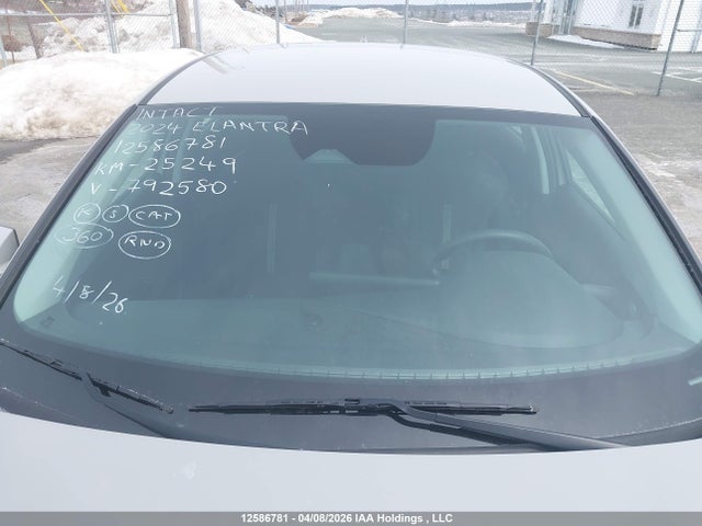KMHLM4DGXRU792580 Hyundai Elantra Essential