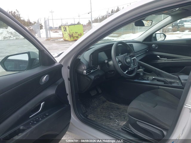 KMHLM4DGXRU792580 Hyundai Elantra Essential