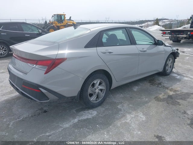 KMHLM4DGXRU792580 Hyundai Elantra Essential