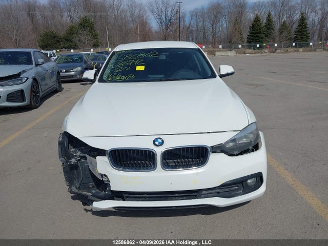 BMW 320i Xdrive 2016 WBA8A3C5XGK688724 Image 13