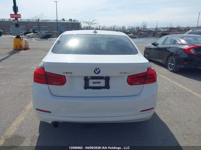 BMW 320i Xdrive 2016 WBA8A3C5XGK688724 Image 17