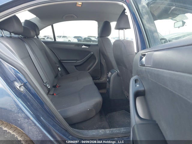 3VW2K7AJ7EM256074 Volkswagen Jetta 2.0l Trendline+