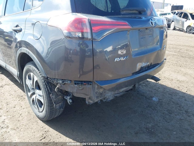 12586899 :رقم المزاد ، 2T3BFREV4GW472921 vin ، 2016 Toyota Rav4 Le مزاد بيع
