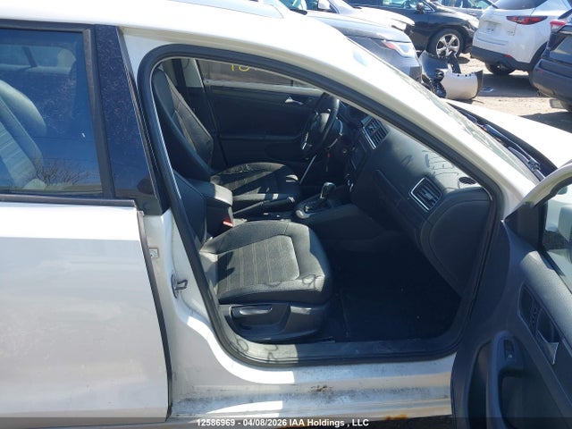 12586969 :رقم المزاد ، 3VWDX7AJ8CM325748 vin ، 2012 Volkswagen Jetta Se مزاد بيع
