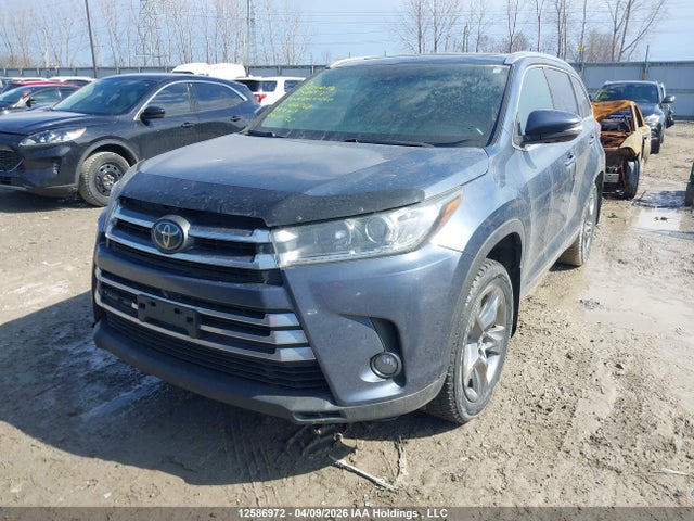 2018 Toyota Highlander Limited მანქანა იყიდება აუქციონზე, vin: 5TDDZRFH2JS486768, აუქციონის ნომერი: 12586972