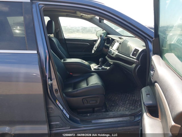 2018 Toyota Highlander Limited მანქანა იყიდება აუქციონზე, vin: 5TDDZRFH2JS486768, აუქციონის ნომერი: 12586972