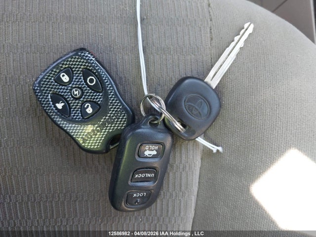 2006 Toyota Camry Le/se მანქანა იყიდება აუქციონზე, vin: 4T1BE32K46U713913, აუქციონის ნომერი: 12586982
