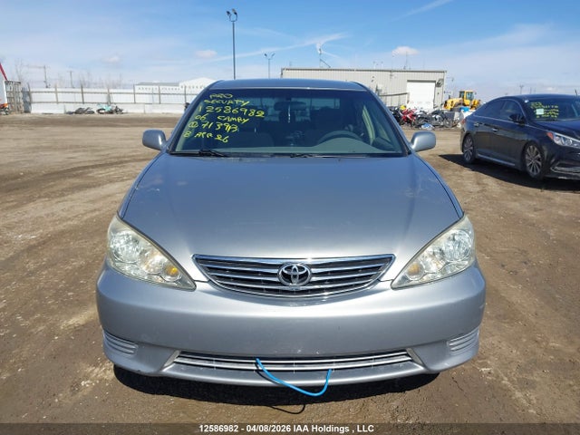 2006 Toyota Camry Le/se მანქანა იყიდება აუქციონზე, vin: 4T1BE32K46U713913, აუქციონის ნომერი: 12586982
