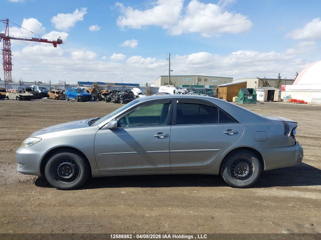 2006 Toyota Camry Le/se მანქანა იყიდება აუქციონზე, vin: 4T1BE32K46U713913, აუქციონის ნომერი: 12586982