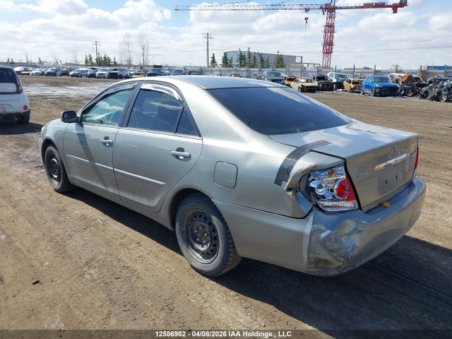 2006 Toyota Camry Le/se მანქანა იყიდება აუქციონზე, vin: 4T1BE32K46U713913, აუქციონის ნომერი: 12586982