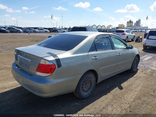 2006 Toyota Camry Le/se მანქანა იყიდება აუქციონზე, vin: 4T1BE32K46U713913, აუქციონის ნომერი: 12586982