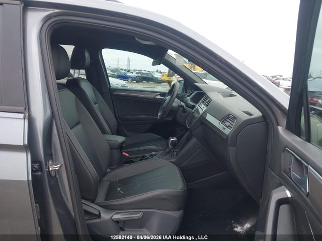 3VV8B7AX6NM054538 Volkswagen Tiguan Comfortline R-line Black Edition
