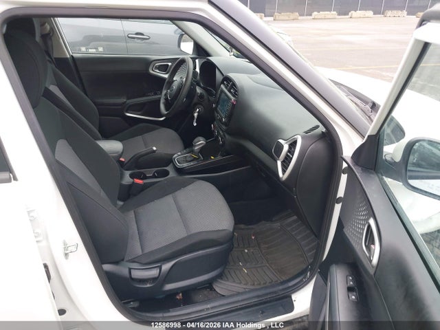 2021 Kia Soul მანქანა იყიდება აუქციონზე, vin: KNDJ23AU5M7149762, აუქციონის ნომერი: 12586998