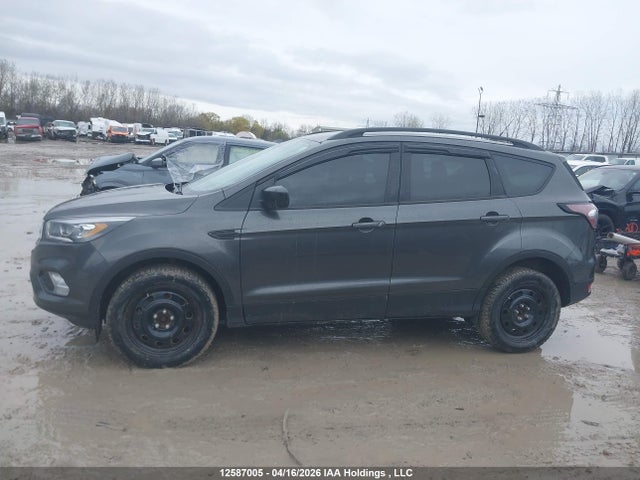 Продажа на аукционе авто 2018 Ford Escape Se, vin: 1FMCU9GD3JUC97818, номер лота: 12587005