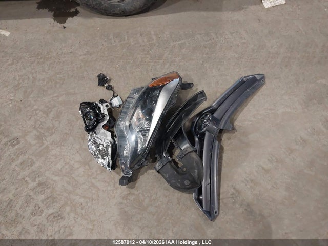 2T1BURHE9GC524801 Toyota COROLLA LE