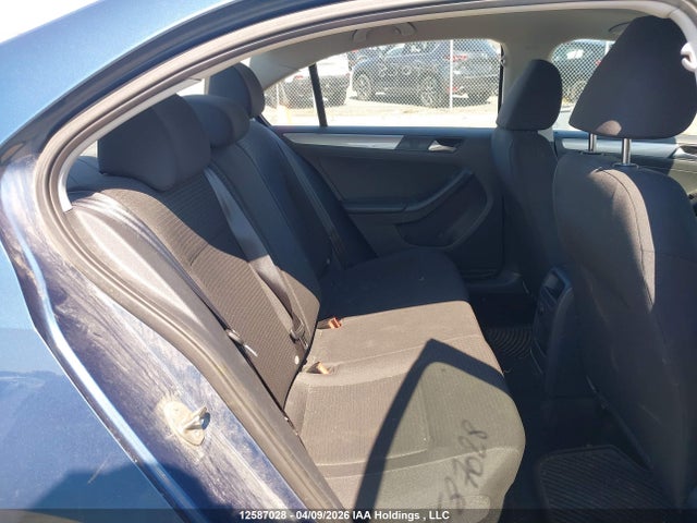 3VW1K7AJ7FM316318 Volkswagen JETTA S