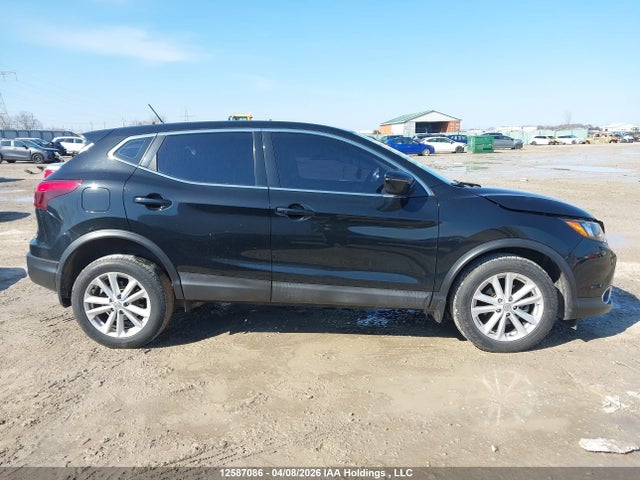 2018 Nissan Qashqai მანქანა იყიდება აუქციონზე, vin: JN1BJ1CPXJW157640, აუქციონის ნომერი: 12587086