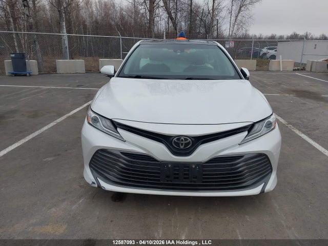4T1B11HK6JU049663 Toyota CAMRY XLE
