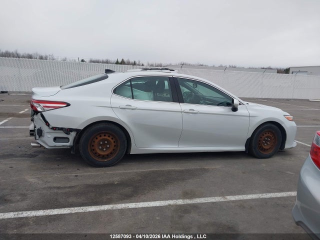 4T1B11HK6JU049663 Toyota CAMRY XLE