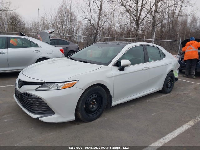 4T1B11HK6JU049663 Toyota CAMRY XLE