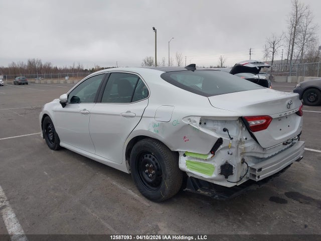 4T1B11HK6JU049663 Toyota CAMRY XLE