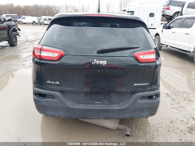 1C4PJMAS8FW696809 Jeep Cherokee Sport