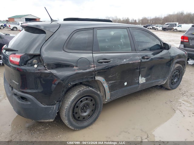 1C4PJMAS8FW696809 Jeep Cherokee Sport