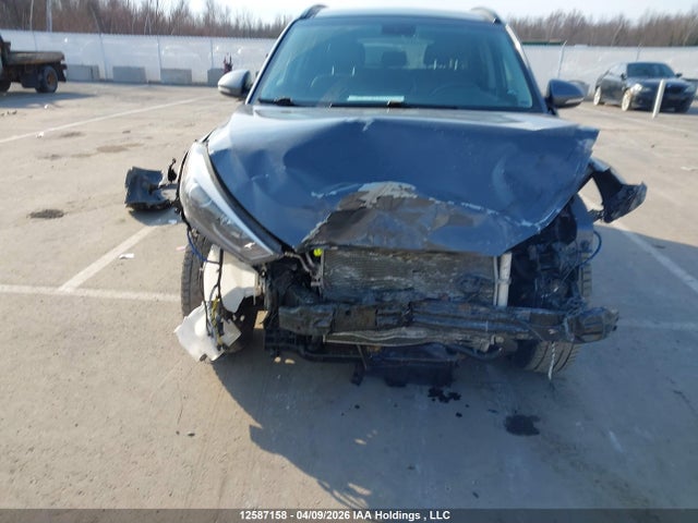 KM8J3CA48JU825319 Hyundai Tucson Limited/sport And Eco/se