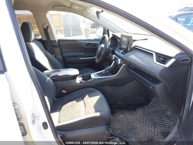 2T3Z1RFV1LC071446 Toyota RAV4 LE