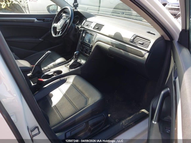 1VWBT7A33HC034541 Volkswagen Passat 1.8 Tsi Comfortline