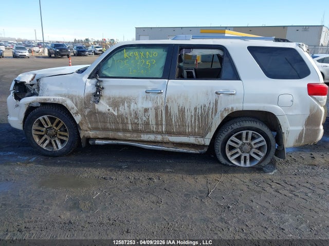2013 Toyota 4runner Sr5/limited/trail მანქანა იყიდება აუქციონზე, vin: JTEBU5JR3D5121858, აუქციონის ნომერი: 12587253