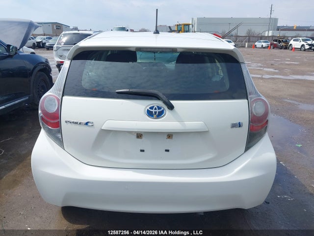JTDKDTB34E1560935 Toyota Prius
