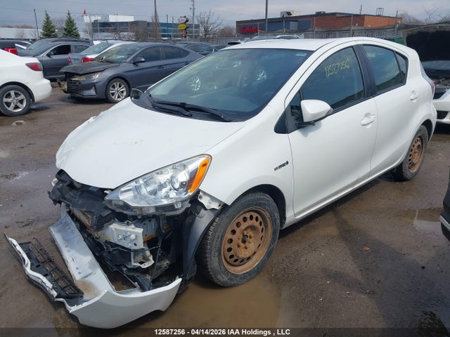 JTDKDTB34E1560935 Toyota Prius